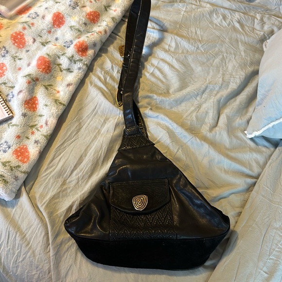 Black and gold vintage crossbody bag - Picture 1 of 9